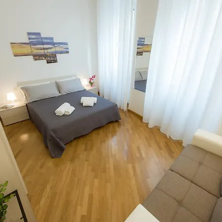 Stylisch Canacci 2 Bedroom Apartment Florence Exterior photo